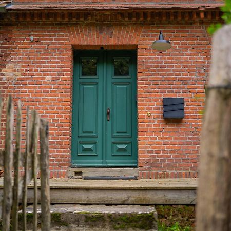 Wald- Und Seeidyll Im Historischen Forsthaus Нойрупин Екстериор снимка