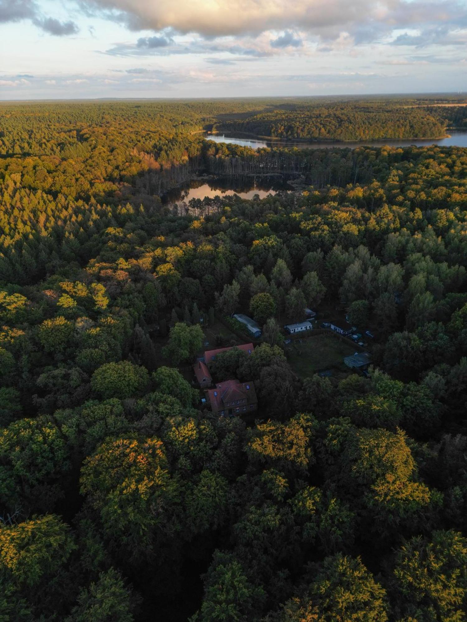 Wald- Und Seeidyll Im Historischen Forsthaus Нойрупин Екстериор снимка