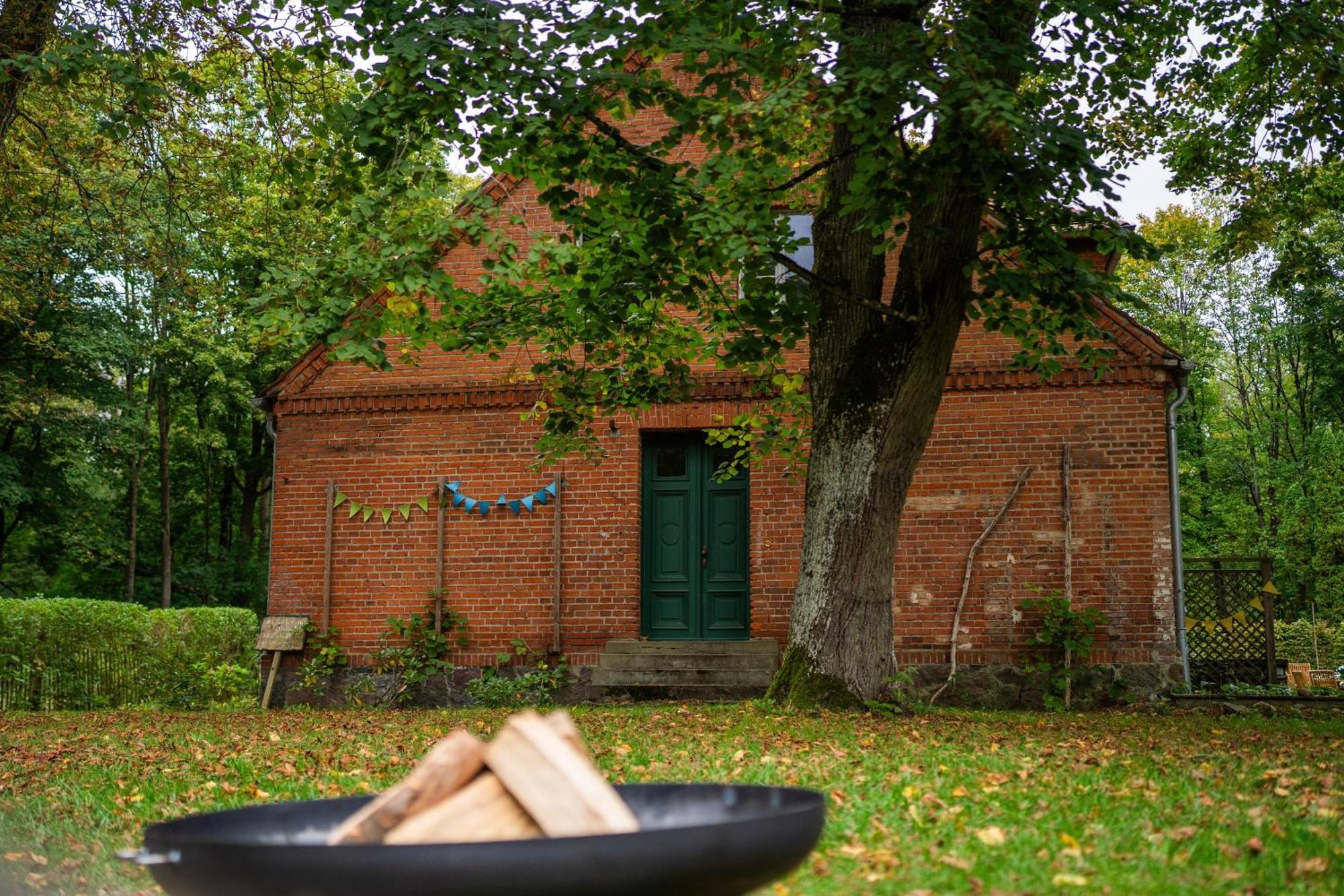 Wald- Und Seeidyll Im Historischen Forsthaus Нойрупин Екстериор снимка