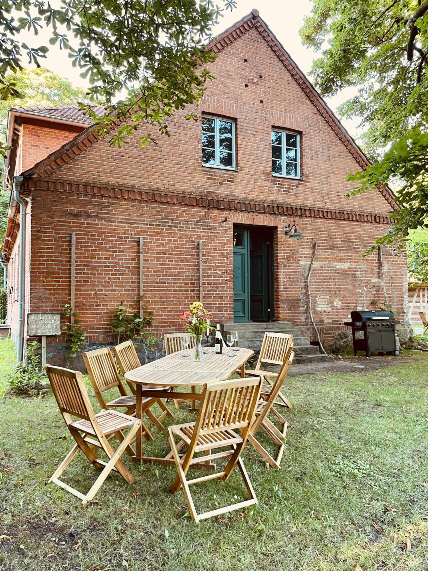 Wald- Und Seeidyll Im Historischen Forsthaus Нойрупин Екстериор снимка