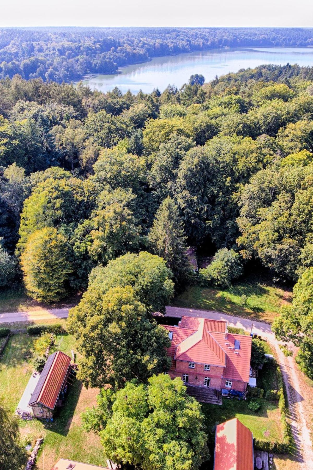 Wald- Und Seeidyll Im Historischen Forsthaus Нойрупин Екстериор снимка